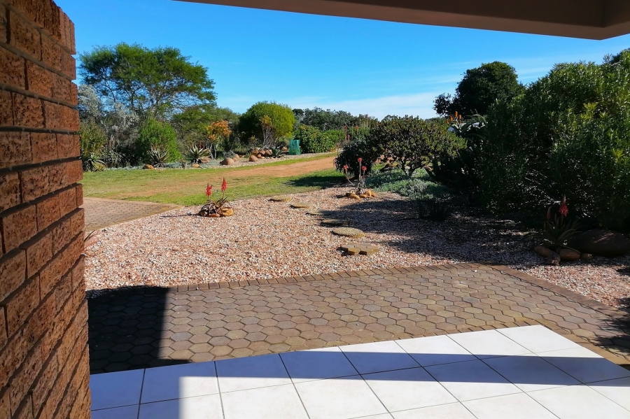 4 Bedroom Property for Sale in Stilbaai Wes Western Cape
